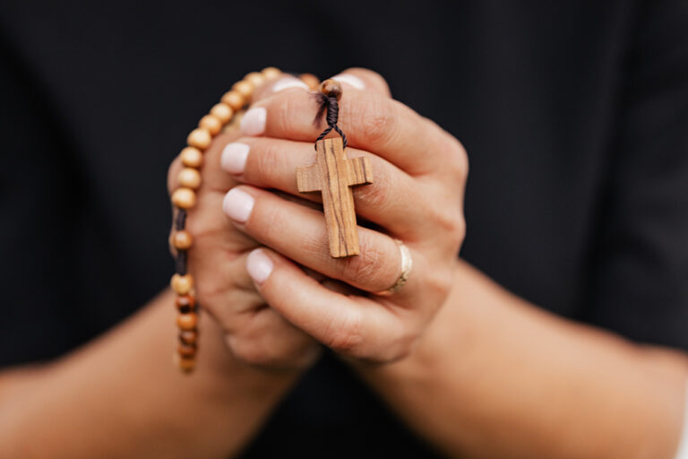 The method of using rosary beads